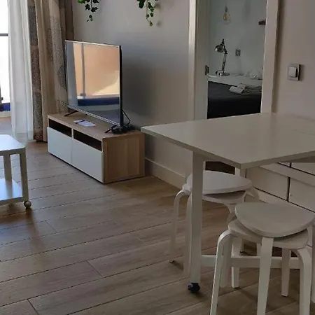La Naval Flat Ii W Garage Apartment